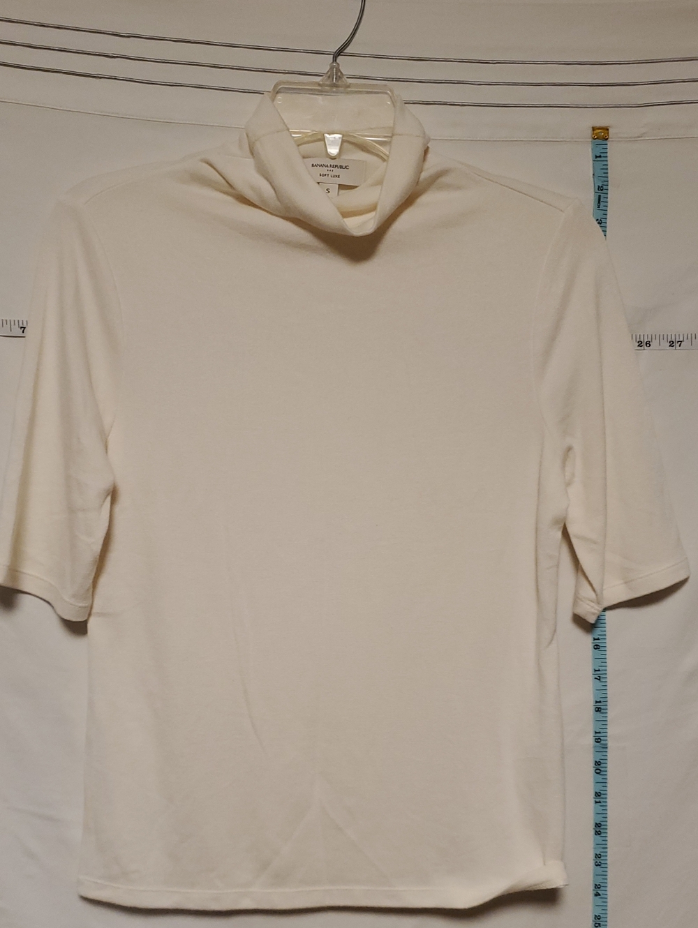 Banana Republic Women     Soft Luxe Cream Mock Turtleneck Short Sleeve Sweater